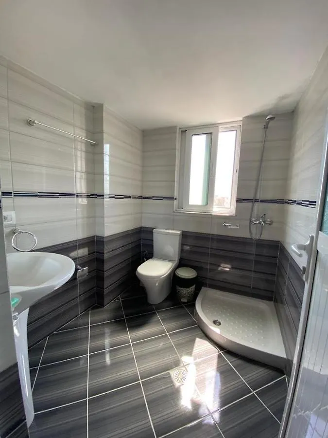 Sunmoon Apartments Sarandë